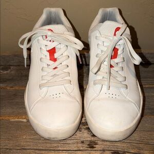 On Running Cloud White and Flame The Roger Sneakers women’s size 9